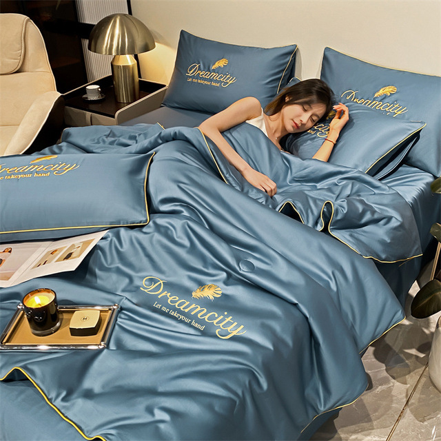 Couette rafraîchissante d'été brodée