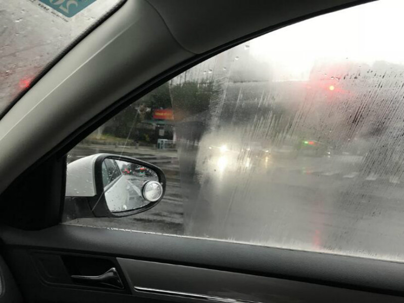 Spray Anti-Buée De Vitres Pour Voiture Et Pare-brise